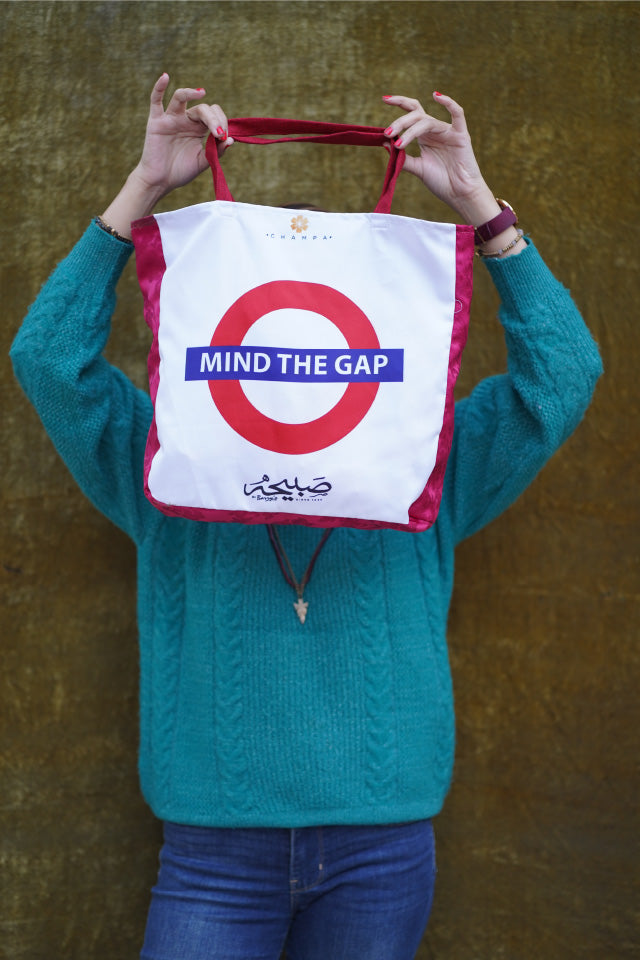 Mind the gap tote bag