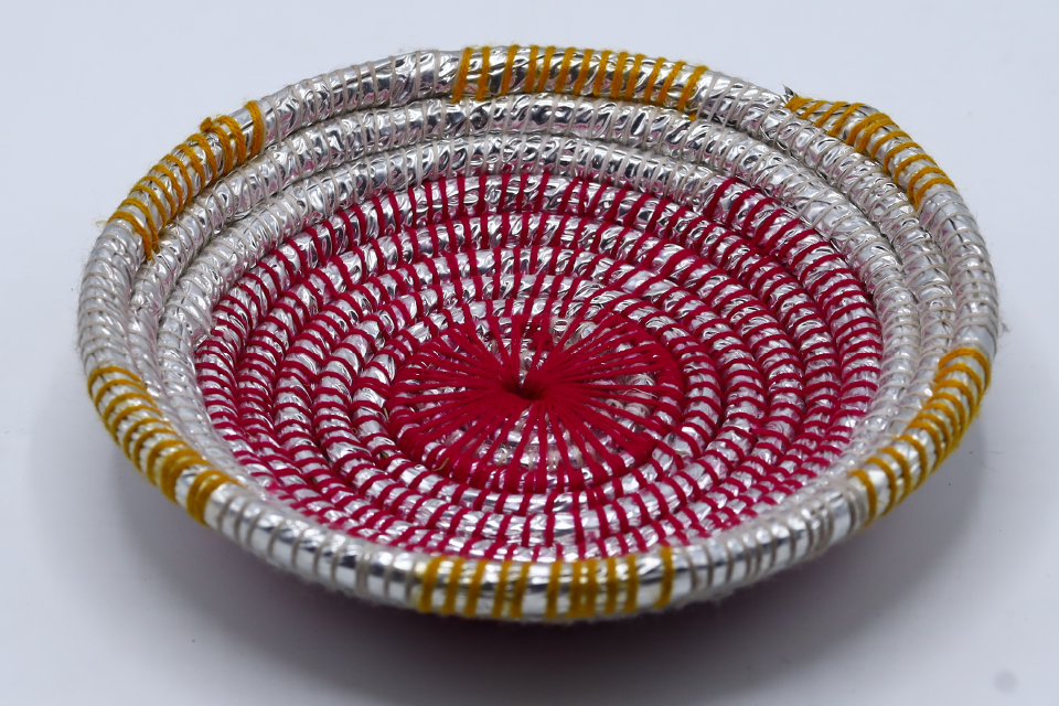Gold & Red Round Changair