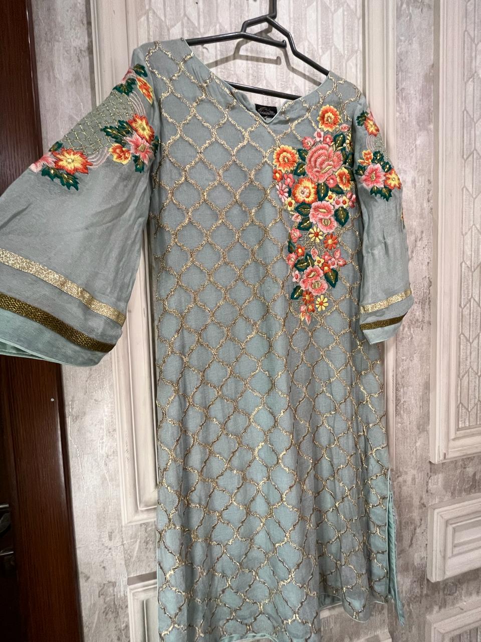 Unaiza Mir Shirt